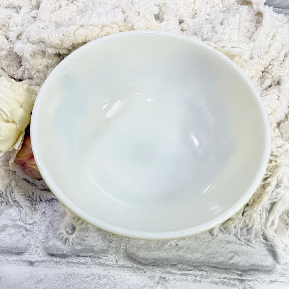 Vintage Pyrex Bowl #404 Yellow Milk Glass Primary Color 4Qt  Mixing Nesting Bowl